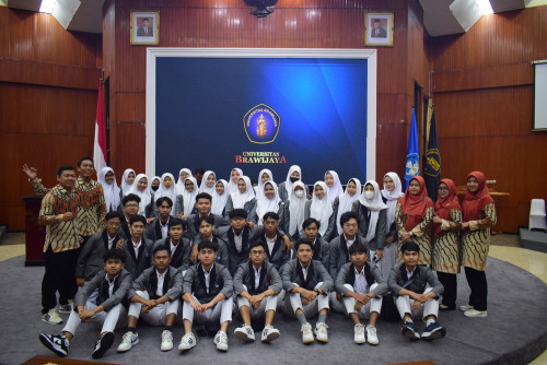 Murid Kelas 12 SMA Islam Al Azhar 15 Semarang Memperluas Wawasan Melalui Visiting Campus dan Rihlah Ilmiah ke Universitas Brawijaya Malang