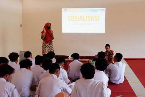 Sosialisasi Masuk Perguruan Tinggi Negeri dan Konseling Pemilihan Program Studi di SMA Islam Al Azhar 15 Semarang