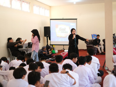 SMA Islam Al Azhar 15 Semarang Kolaborasi dengan Radio Gaul FM untuk Talkshow Bertema Konten Kreator