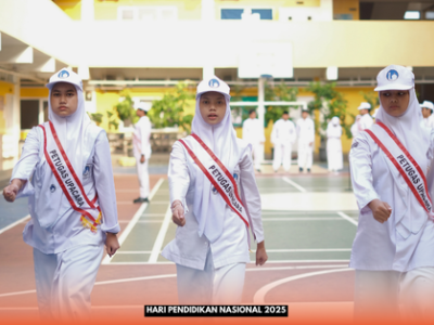 Peringati Hardiknas 2025 dan HUT ke-478 Kota Semarang, SMA Islam Al Azhar 15 Semarang Gelar Upacara dan Sosialisasi Lalu Lintas Bersama Polrestabes