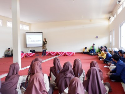SMA Islam Al Azhar 15 Semarang Gelar Sosialisasi PTN dengan Alumni Sebagai Narasumber 