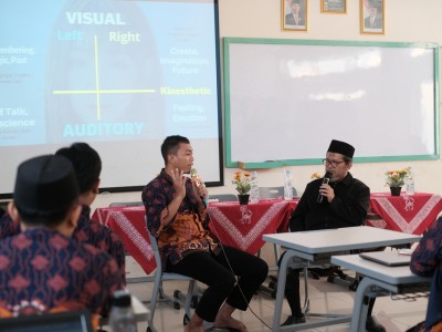 SMA Islam Al Azhar 15 Semarang Gelar Workshop Coaching