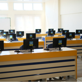 LAB KOMPUTER