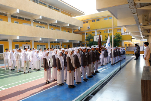 Serah Terima Jabatan dan Pelantikan Pengurus OSIS dan MPK SMA Islam Al Azhar 15 Semarang