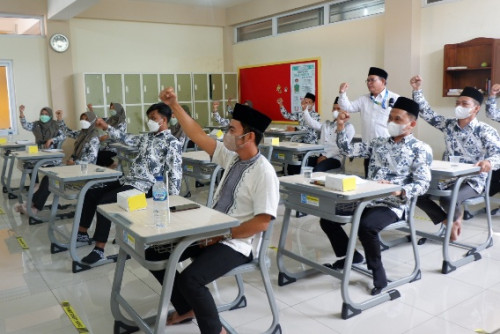 Supervisi Pengawas Pendidikan YPI Al Azhar di Kampus SMA Islam Al Azhar 15
