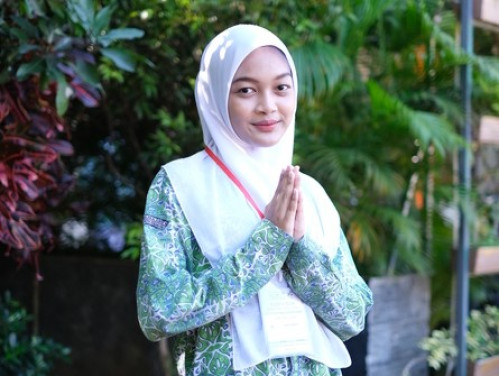 Berprestasi lewat Puisi: Nahiza Nailal Husna murid SMA Islam Al Azhar 15