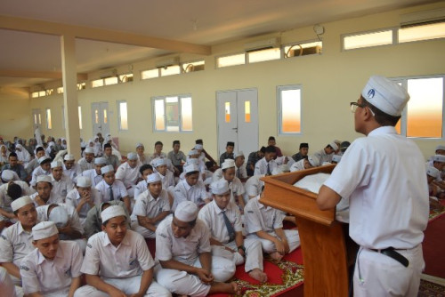 Pembiasaan Kultum Melatih Kepercayaan Diri dan Public Speaking Berbasis Keagamaan