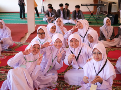 Masa Pengenalan Lingkungan Sekolah (MPLS) di SMA Islam Al Azhar 15 Semarang: Membangun Kepercayaan dan Kenyamanan Murid Baru