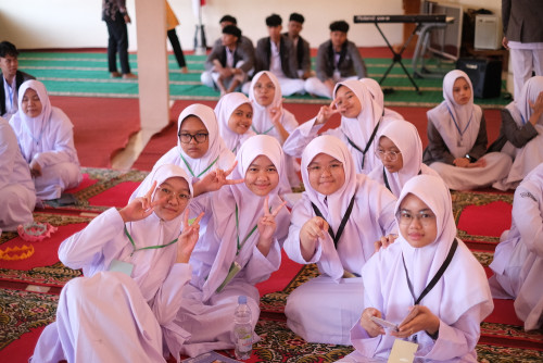Masa Pengenalan Lingkungan Sekolah (MPLS) di SMA Islam Al Azhar 15 Semarang: Membangun Kepercayaan dan Kenyamanan Murid Baru