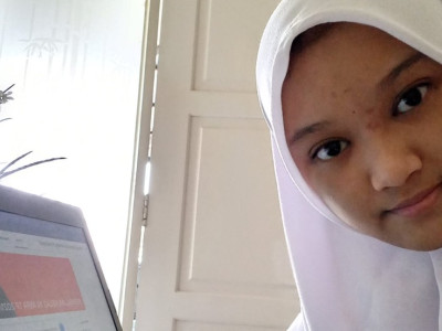 Murid Kelas XII SMA Islam Al Azhar 15 Ikuti US Tertulis Daring