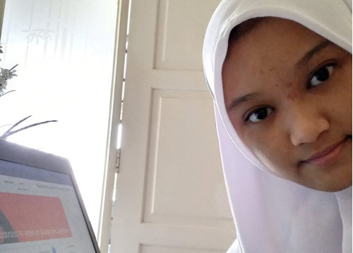 Murid Kelas XII SMA Islam Al Azhar 15 Ikuti US Tertulis Daring