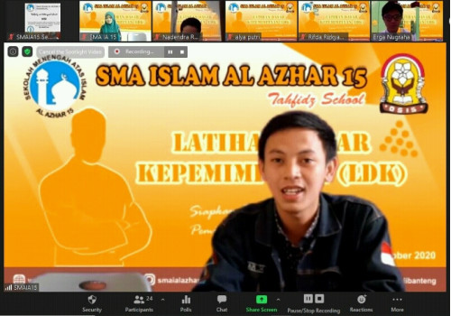 Presiden BEM KM Unnes Mengisi Latihan Dasar Kepemimpinan
