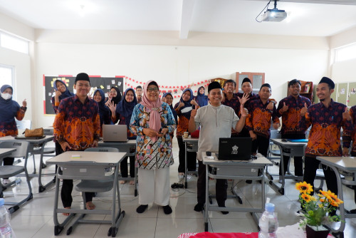 SMA Islam Al Azhar 15 Semarang Gelar In House Training Implementasi Kurikulum Merdeka
