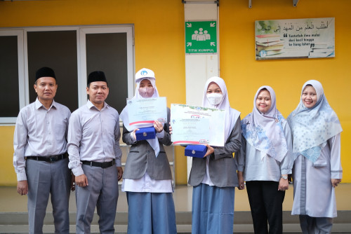 Kontingen SMA Islam Al Azhar 15 Semarang Raih Sukses Gemilang di FELKA 2024