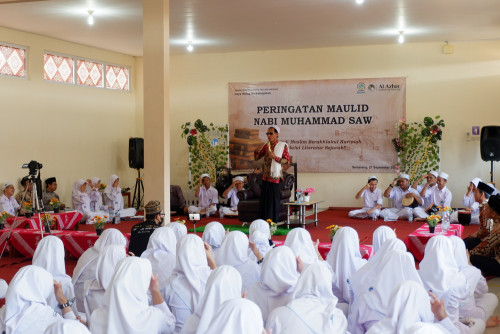 SMA Islam Al Azhar 15 Semarang Meriahkan Peringatan Maulid Nabi Muhammad