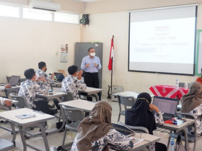 Guru SMAIA 15 Ikuti Workshop dan IHT Implementasi Kurikulum Merdeka