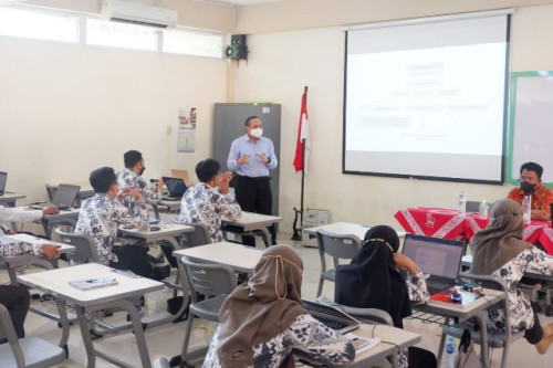 Guru SMAIA 15 Ikuti Workshop dan IHT Implementasi Kurikulum Merdeka