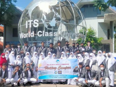 Visiting Campus: Kelas XII SMA Islam Al Azhar 15 Kunjungi ITS dan UNESA